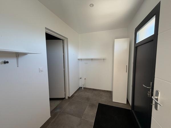 Maison contemporaine de plain-pied . Clés en main!