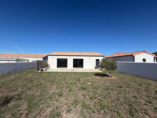 Maison contemporaine de plain-pied . Clés en main!