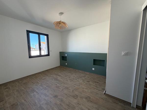 Maison contemporaine de plain-pied . Clés en main!