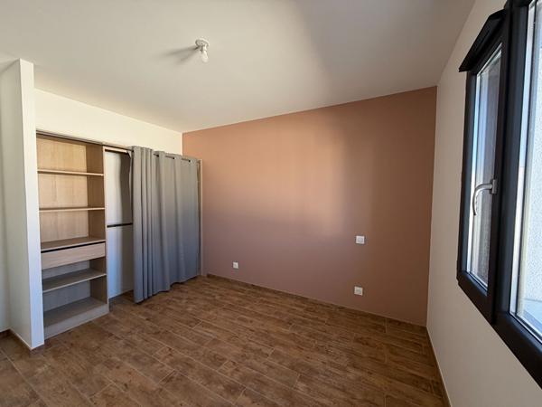Maison contemporaine de plain-pied . Clés en main!