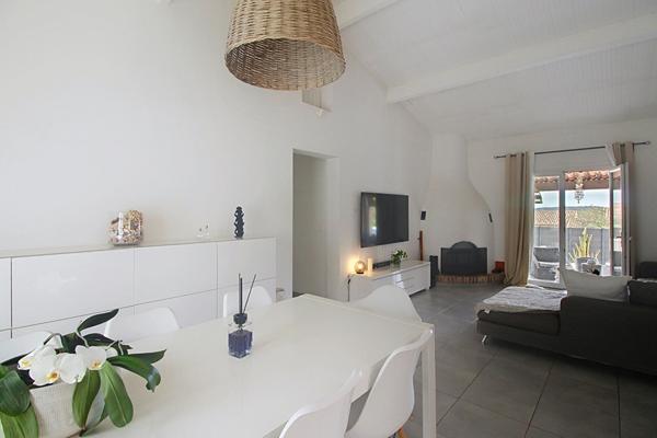 A VENDRE à LORGUES - Villa de PLAIN PIED avec PISCINE à 5mn du VILLAGE