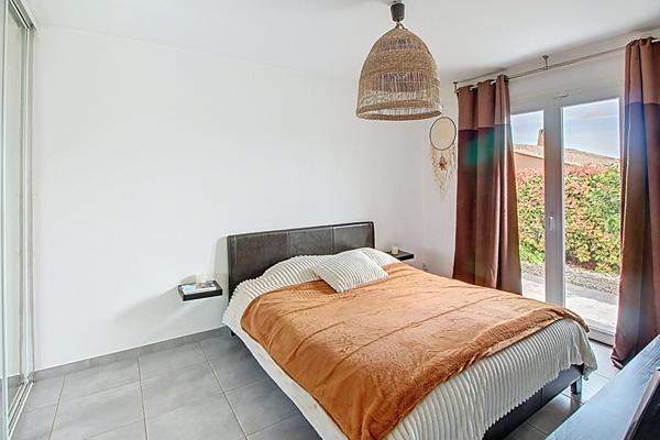 A VENDRE à LORGUES - Villa de PLAIN PIED avec PISCINE à 5mn du VILLAGE