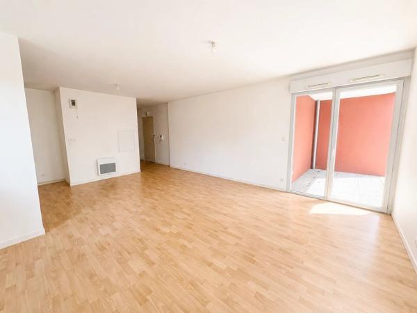Vente                                                      Appartement
                        
                     3 pièces                      67 m2                     à Bouaye