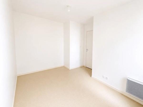 Vente                                                      Appartement
                        
                     3 pièces                      67 m2                     à Bouaye