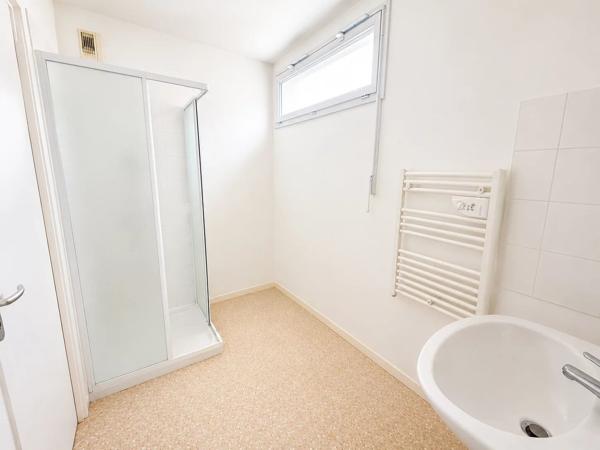 Vente                                                      Appartement
                        
                     3 pièces                      67 m2                     à Bouaye