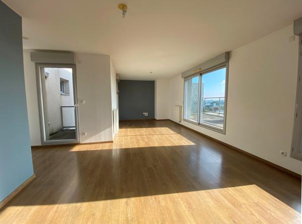 Jules Verne - T4 - 90 M2 + terrasse + garage double