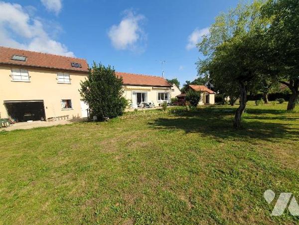 Maison d'environ 80 m² habitables située dans le hameau de Champs sur les Bois à Souppes-sur-Lo...