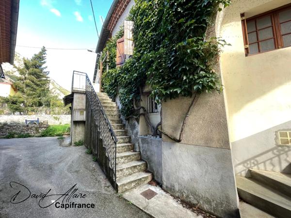 Maison de village à vendre 4 pièces VEYNES (05)
