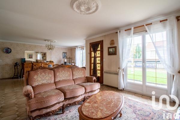 Pavillon 6 pièces de 130 m² à Villeparisis (77270)