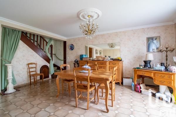 Pavillon 6 pièces de 130 m² à Villeparisis (77270)