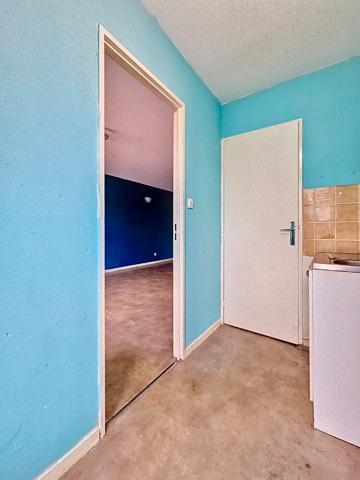 NANCY _ F1 bis 34m2 _ à rénover _ parking souterrain _ au calme _ chauffage individuel