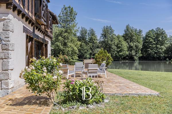 La Ferté-Saint-Aubin, Propriété 7 Chambres -  615 m² à vendre