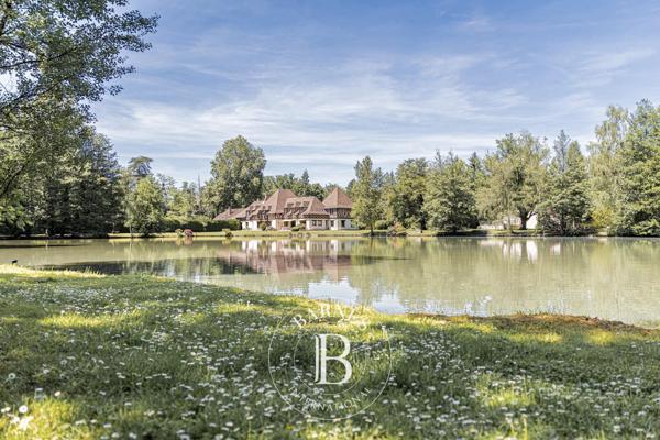 La Ferté-Saint-Aubin, Propriété 7 Chambres -  615 m² à vendre