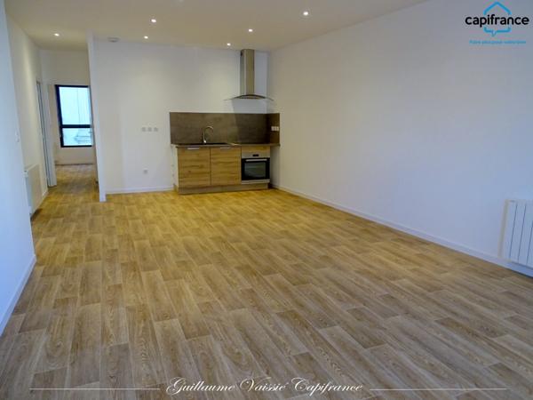 Dpt Vienne (86), à louer CHATELLERAULT appartement T4 de 95,04 m² + place de parking
