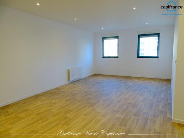 Dpt Vienne (86), à louer CHATELLERAULT appartement T4 de 95,04 m² + place de parking
