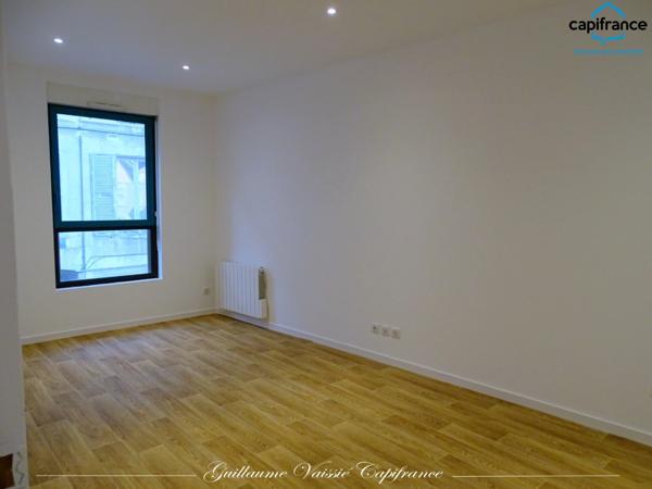 Dpt Vienne (86), à louer CHATELLERAULT appartement T4 de 95,04 m² + place de parking