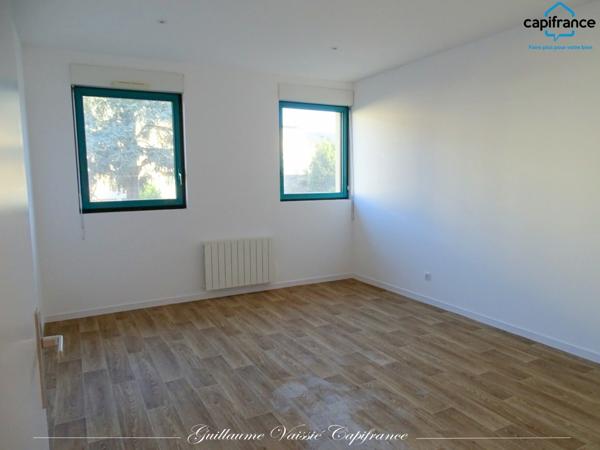 Dpt Vienne (86), à louer CHATELLERAULT appartement T4 de 95,04 m² + place de parking