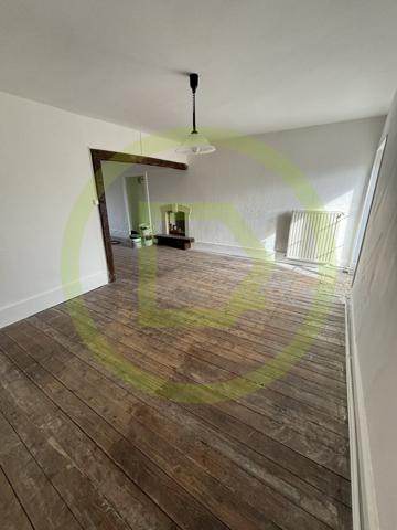 Immeuble à CHENERAILLES (23130)