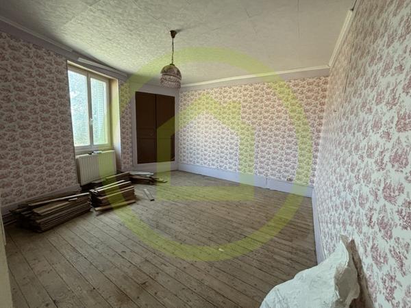 Immeuble à CHENERAILLES (23130)