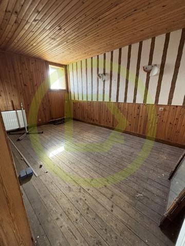 Immeuble à CHENERAILLES (23130)