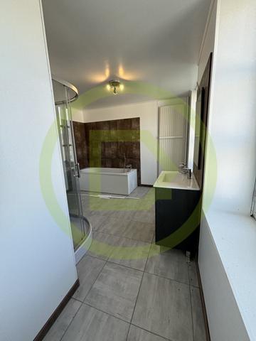 Immeuble à CHENERAILLES (23130)