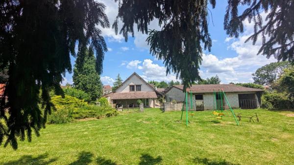 Maison individuelle avec dépendances