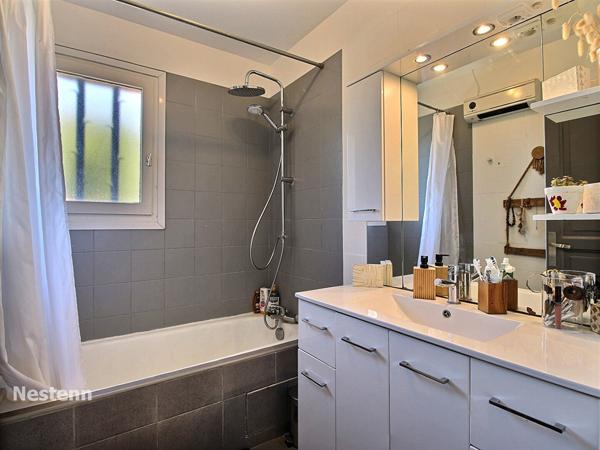 Au coeur de la ceinture verte Haut de maison 3 pièces 84m² avec jardinet