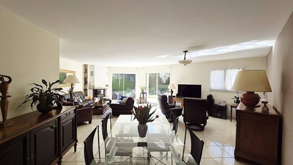 Maison à vendre 8 pièces de 204 m²