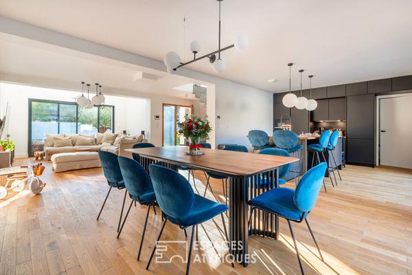 Maison contemporaine avec piscine et garage