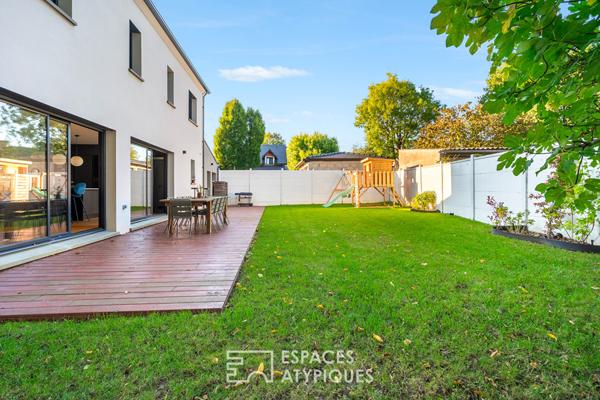 Maison contemporaine avec piscine et garage