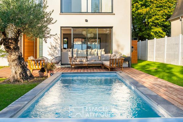 Maison contemporaine avec piscine et garage