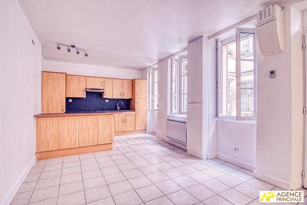 Versailles Notre Dame Appartement 2 pièces 35 m2 €265 000 ** - Référence 25927