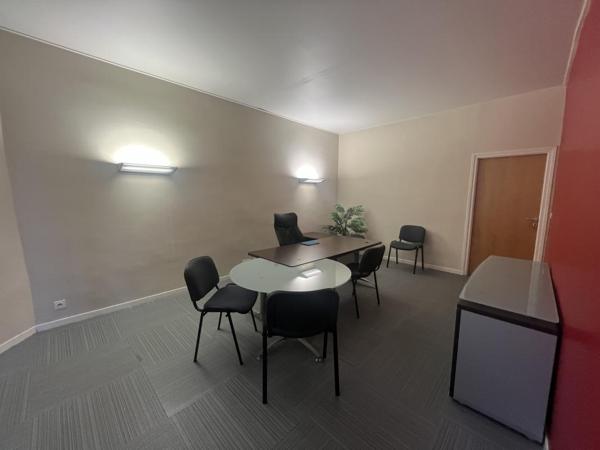 Local professionnel /PLACE MICHELET 43000 LE PUY EN VELAY