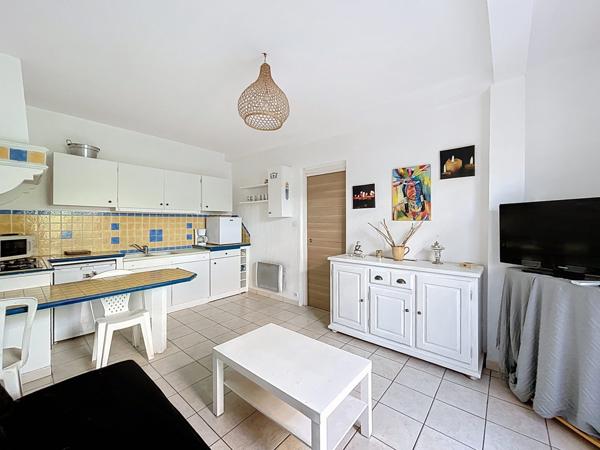 À vendre - T2, 2 pièces situé à Bormes-les-Mimosas (83230)