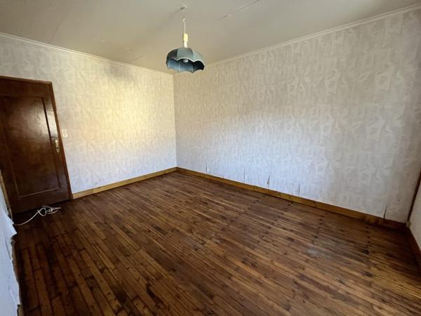 Maison à vendre 65 424 € Vouzan 4 p 145 m² DPE F