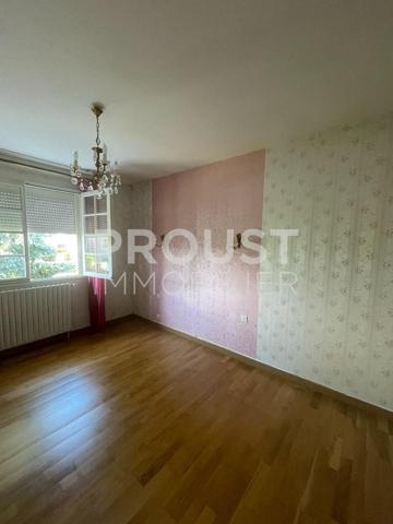En exclusivité secteur cholette, pavillon de 100 m² environ,3 chambres, garage, jardin.