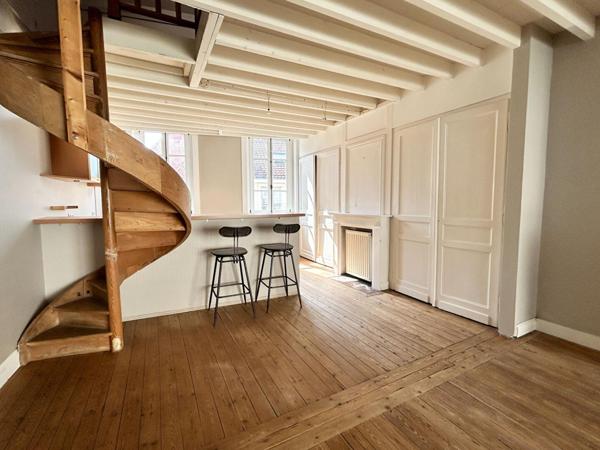 A VENDRE : T2 à LILLE • Vieux lille • 275 000 € FAI • Réf. 2024