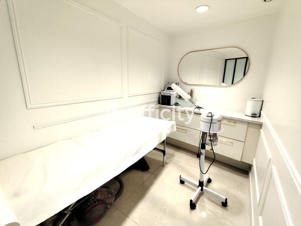 Fonds De Commerce - 50 m²