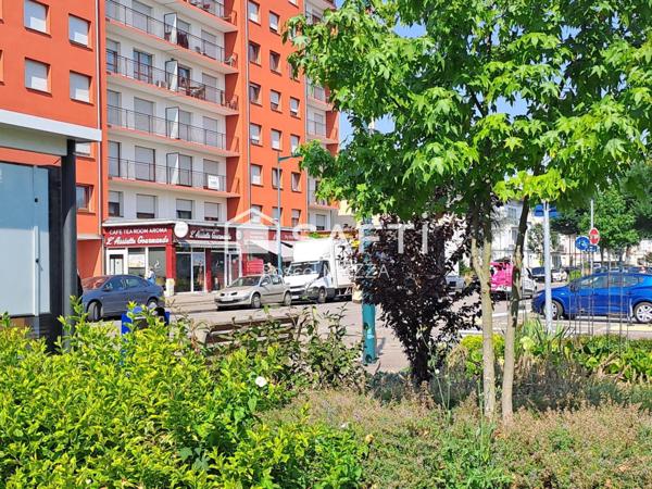 100M de la frontière