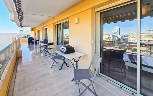 Appartement à vendre    4 pièces • 99,75 m2 Saint-Laurent-du-Var