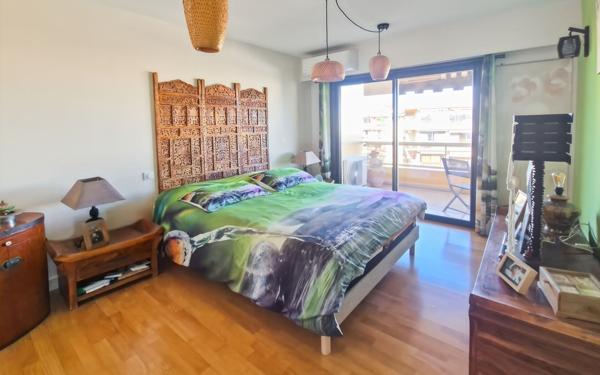 Appartement à vendre    4 pièces • 99,75 m2 Saint-Laurent-du-Var