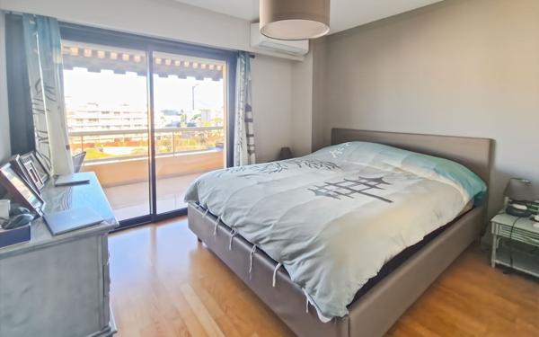 Appartement à vendre    4 pièces • 99,75 m2 Saint-Laurent-du-Var