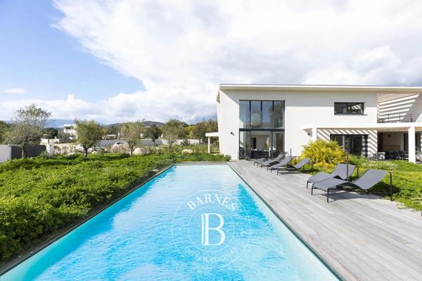 Porto-Vecchio, Villa 7 Chambres -  260 m² à vendre