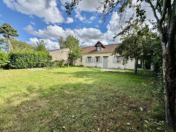 Très belle  Longère  de 129m2 , 3 chambres , grand jardin  GLISY (10mn d'Amiens )