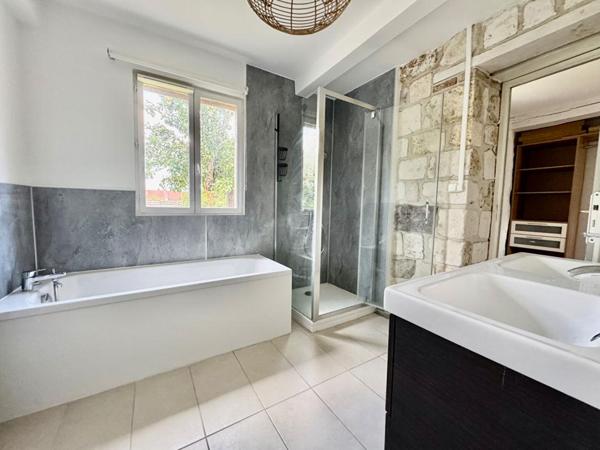 Très belle  Longère  de 129m2 , 3 chambres , grand jardin  GLISY (10mn d'Amiens )