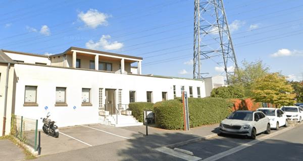 Location Local commercial 1 pièce 36 m² - Igny 91430