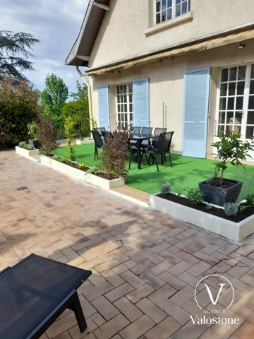 Ensemble immobilier rénové – Maison + 2 appartements– Sur Hagetmau