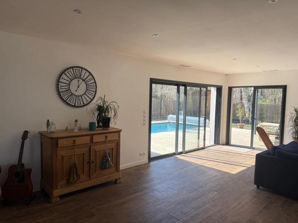 Maison à vendre 6 pièces SAINT JEAN D'ILLAC (33)