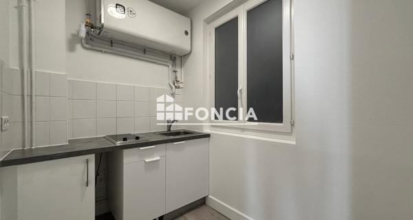 Location Studio 32.33 m² - Paris 75017