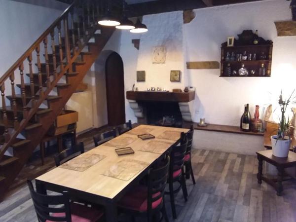 Secteur Besançon - Fonds de commerce + murs + appartement - Bar Restaurant licence IV